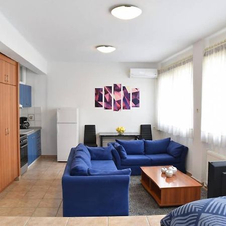 A Modern Bright Studio In The Center Of Kastoria Exterior photo